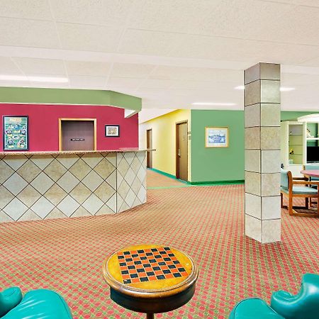Super 8 By Wyndham Sturgeon Bay Hotel Exterior photo