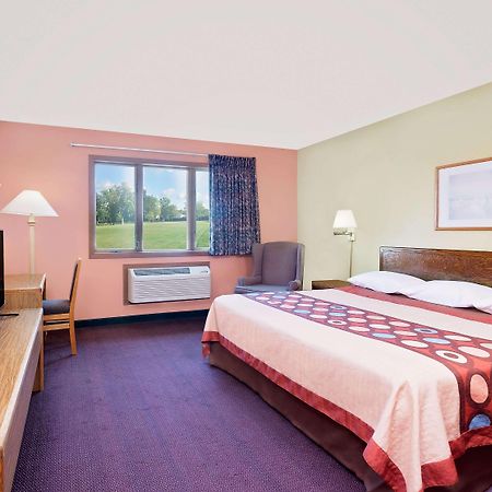 Super 8 By Wyndham Sturgeon Bay Hotel Exterior photo