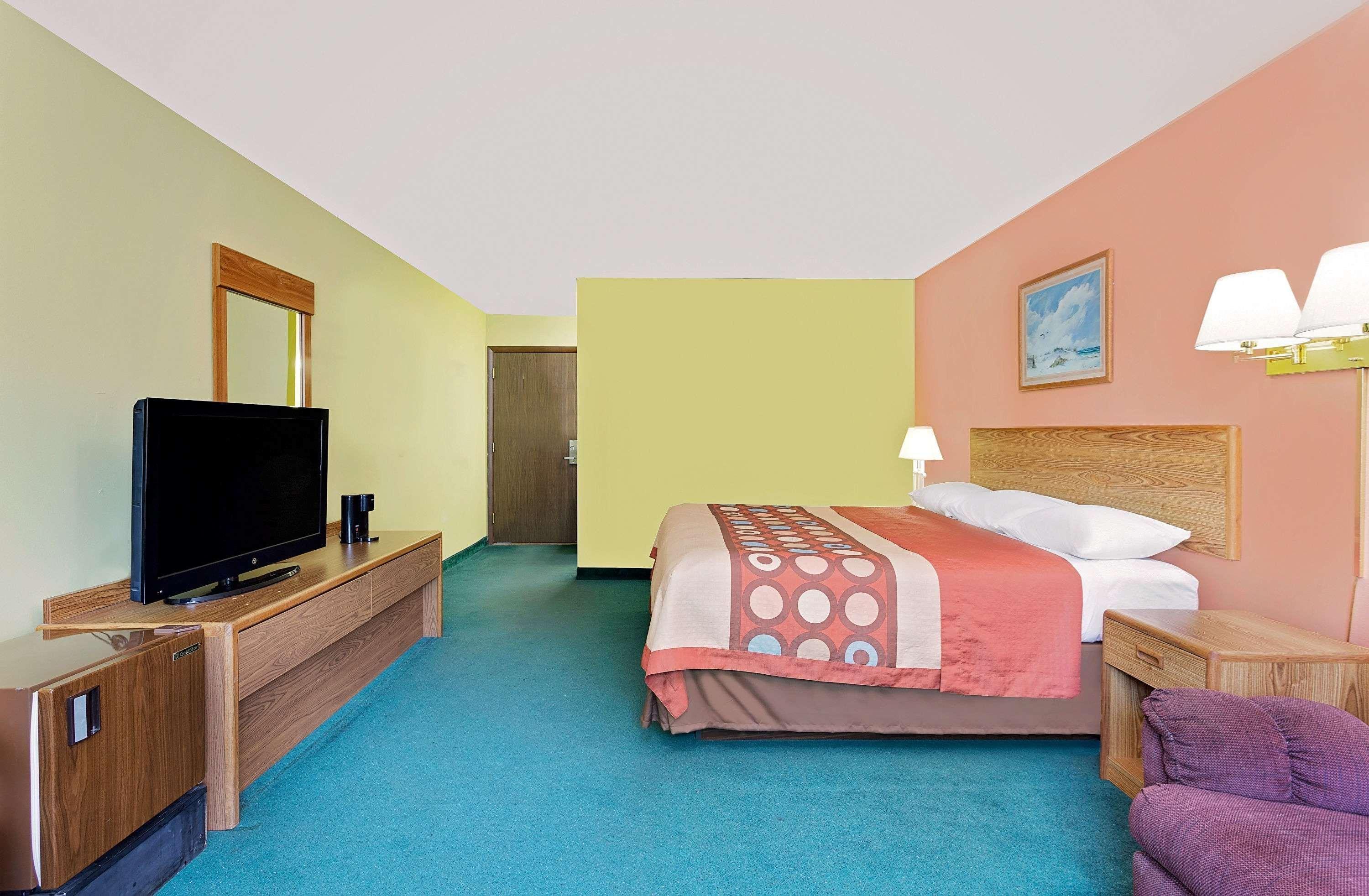 Super 8 By Wyndham Sturgeon Bay Hotel Exterior photo