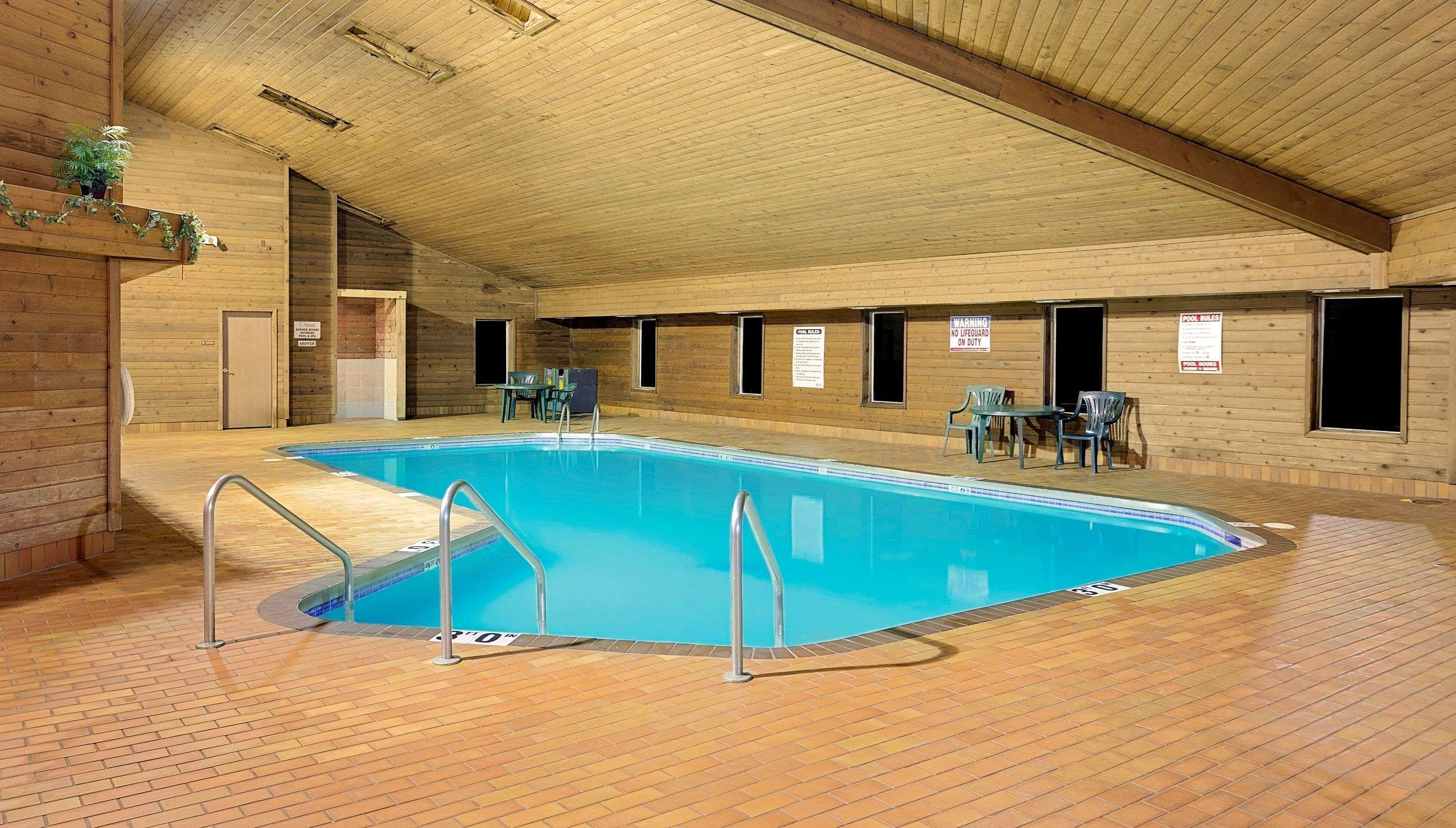 Super 8 By Wyndham Sturgeon Bay Hotel Exterior photo