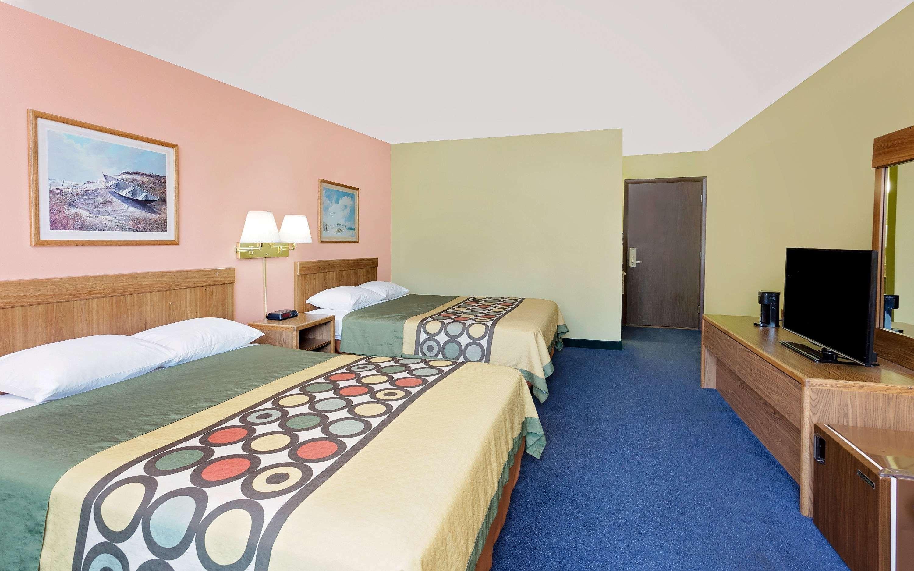Super 8 By Wyndham Sturgeon Bay Hotel Exterior photo