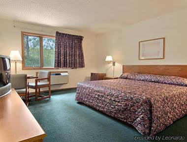 Super 8 By Wyndham Sturgeon Bay Hotel Exterior photo